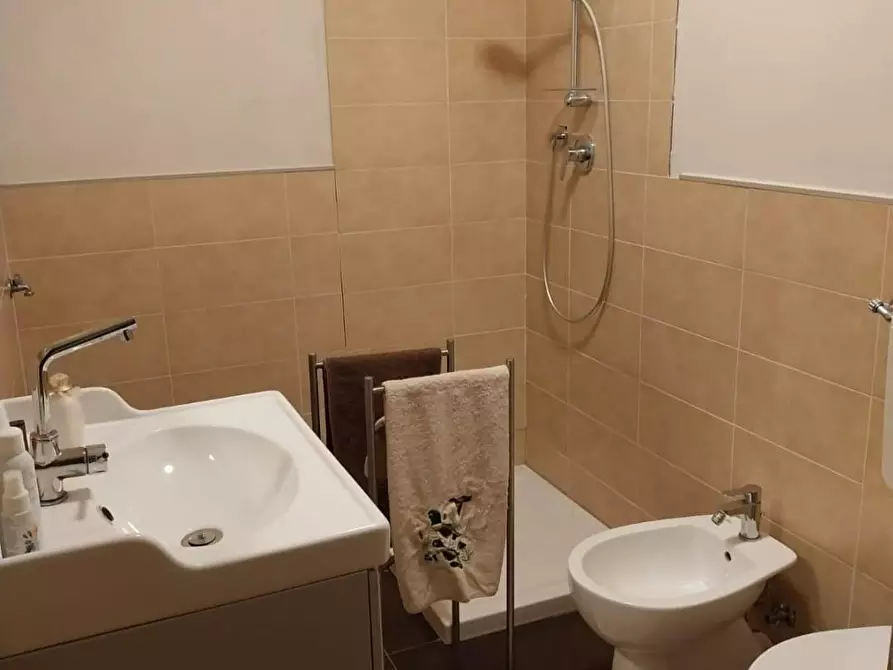 Immagine 10 di Appartamento in vendita  a Montignoso