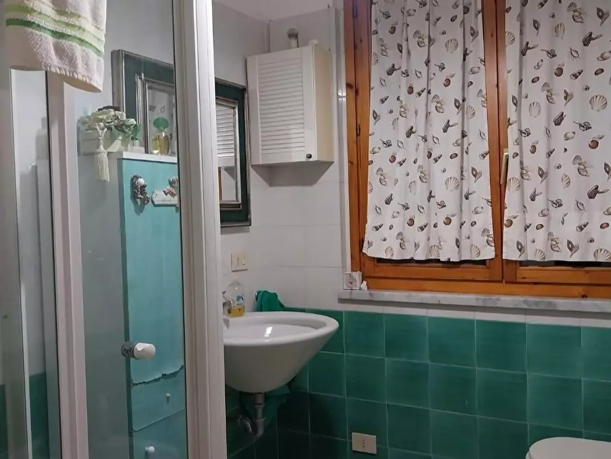 Immagine 9 di Appartamento in vendita  a Montignoso