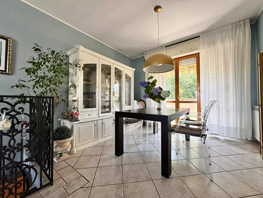 Immagine 4 di Appartamento in vendita  a Montignoso