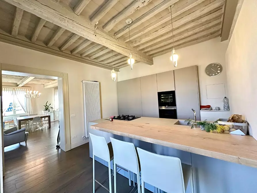 Immagine 9 di Appartamento in affitto  a Lucca