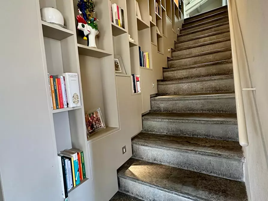 Immagine 13 di Appartamento in affitto  a Lucca