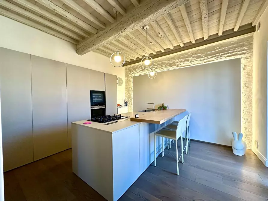 Immagine 7 di Appartamento in affitto  a Lucca