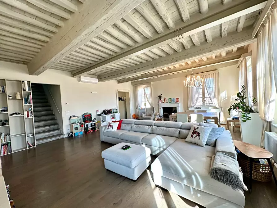 Immagine 2 di Appartamento in affitto  a Lucca
