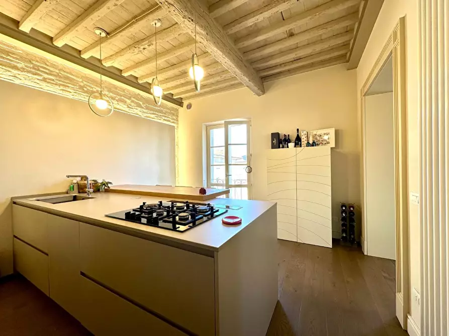 Immagine 8 di Appartamento in affitto  a Lucca
