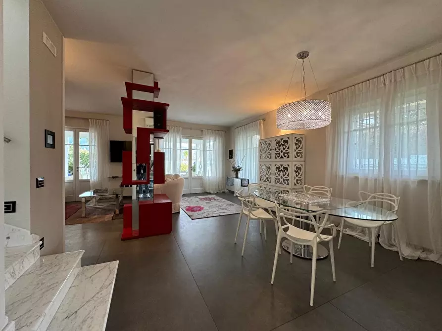 Immagine 3 di Villa in affitto  a Forte Dei Marmi