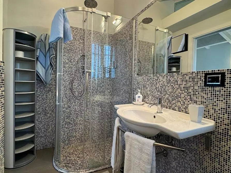 Immagine 21 di Villa in vendita  a Forte Dei Marmi