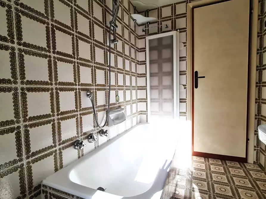 Immagine 11 di Appartamento in vendita  a Camaiore