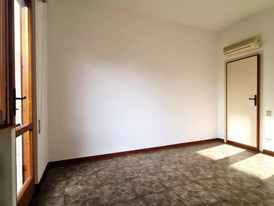 Immagine 7 di Appartamento in vendita  a Camaiore