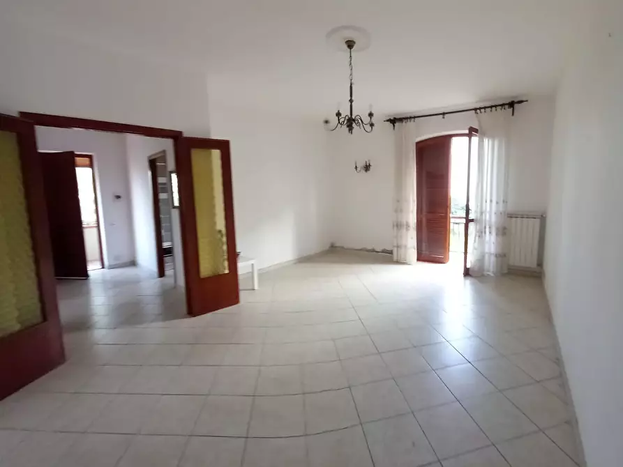 Immagine 1 di Casa quadrifamiliare in vendita  a Carrara