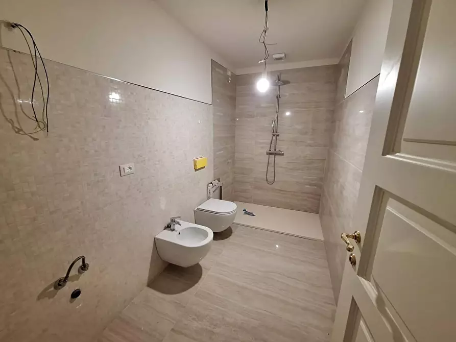 Immagine 11 di Appartamento in vendita  a Pisa