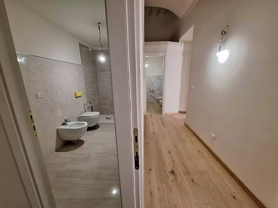 Immagine 9 di Appartamento in vendita  a Pisa