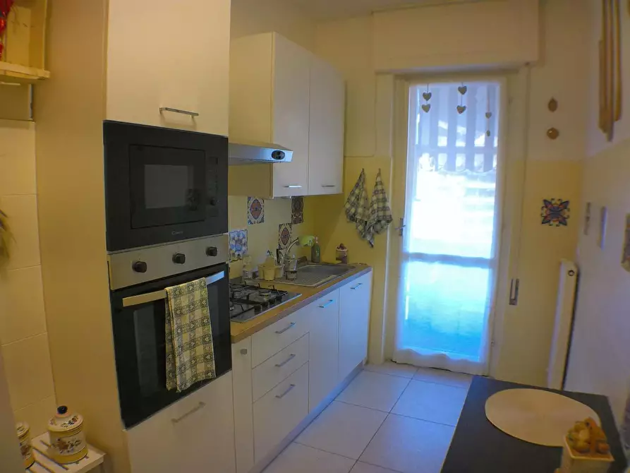 Immagine 16 di Appartamento in vendita  a Carrara