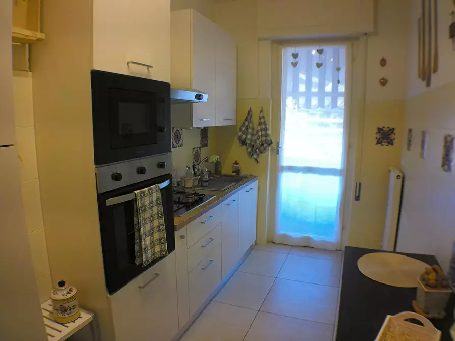 Immagine 6 di Appartamento in vendita  a Carrara