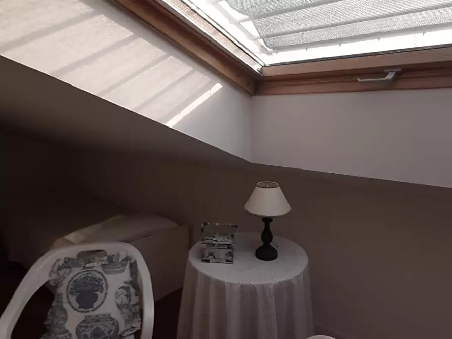 Immagine 19 di Mansarda in affitto  a Pietrasanta