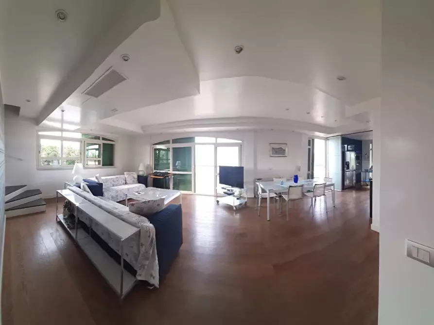 Immagine 9 di Mansarda in affitto  a Pietrasanta