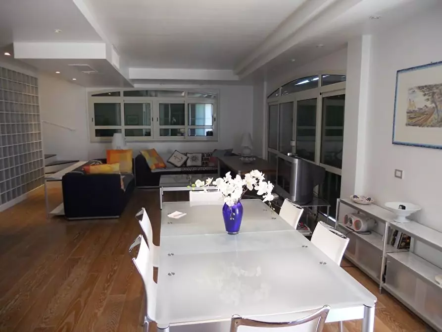 Immagine 10 di Mansarda in affitto  a Pietrasanta