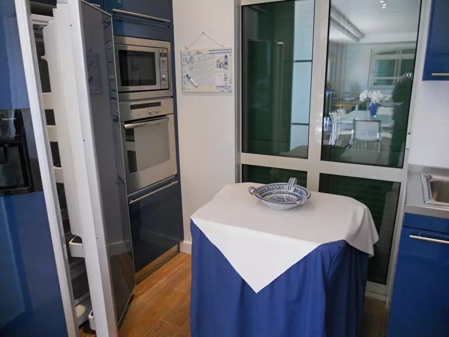 Immagine 11 di Mansarda in affitto  a Pietrasanta