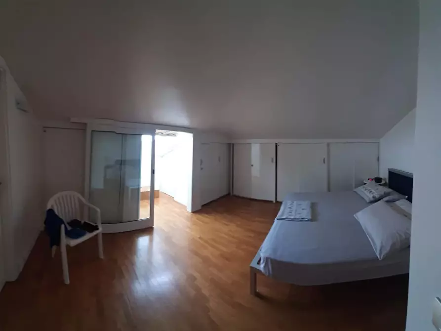 Immagine 12 di Mansarda in affitto  a Pietrasanta