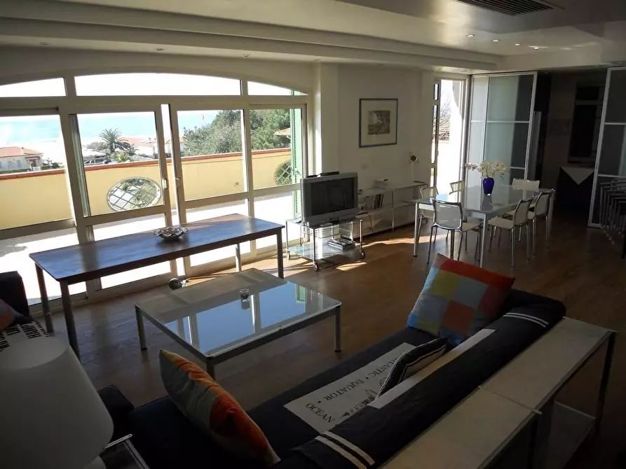 Immagine 7 di Mansarda in affitto  a Pietrasanta