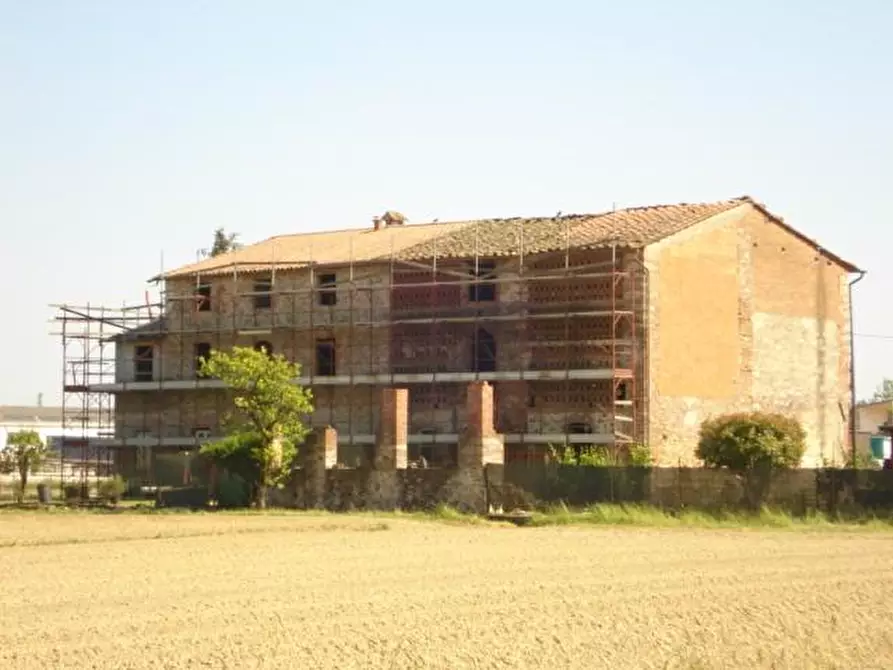 Immagine 4 di Casa colonica in vendita  a Capannori
