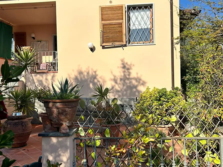 Immagine 45 di Casa bifamiliare in vendita  a Carrara