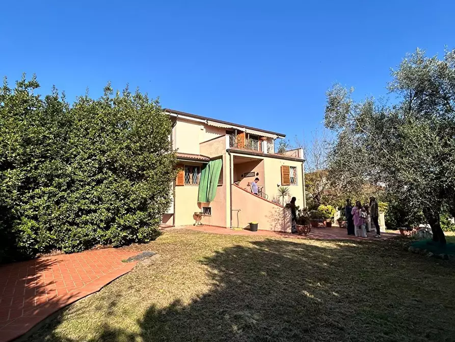 Immagine 48 di Casa bifamiliare in vendita  a Carrara