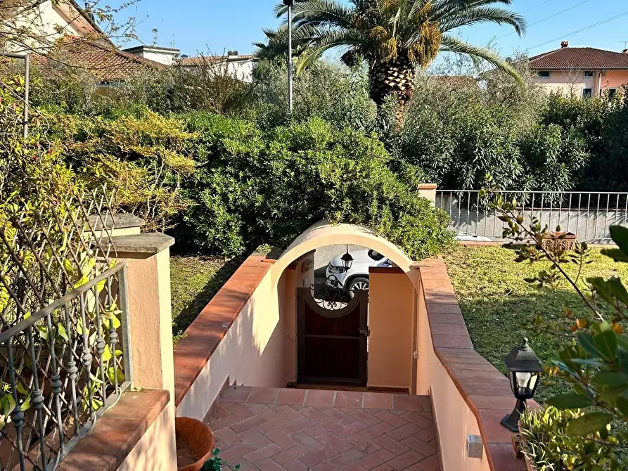 Immagine 46 di Casa bifamiliare in vendita  a Carrara