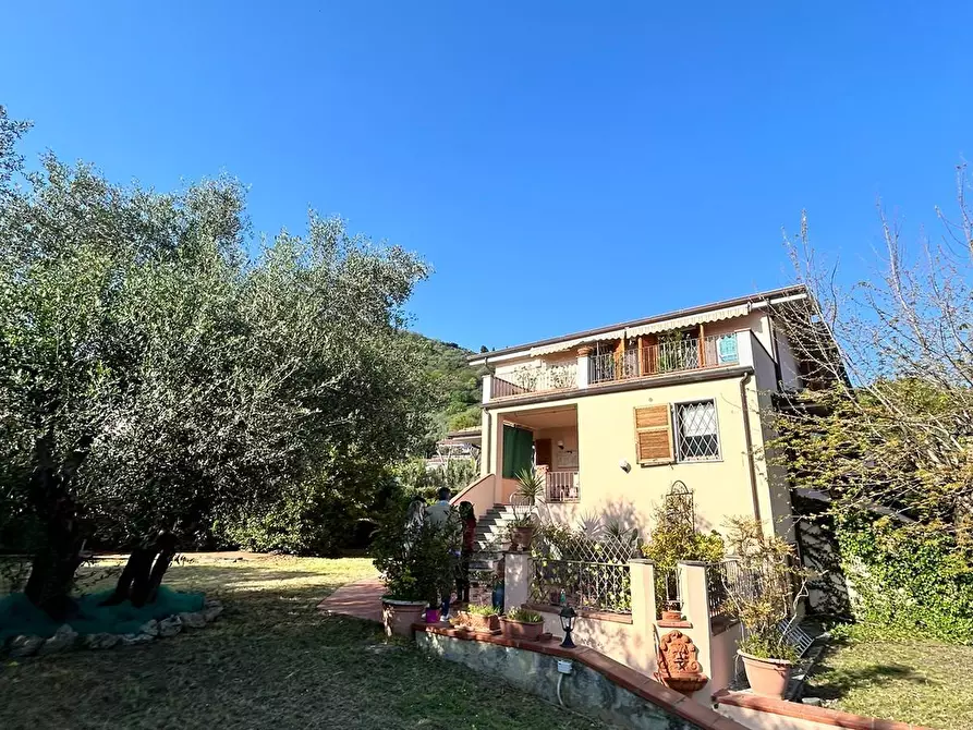 Immagine 49 di Casa bifamiliare in vendita  a Carrara