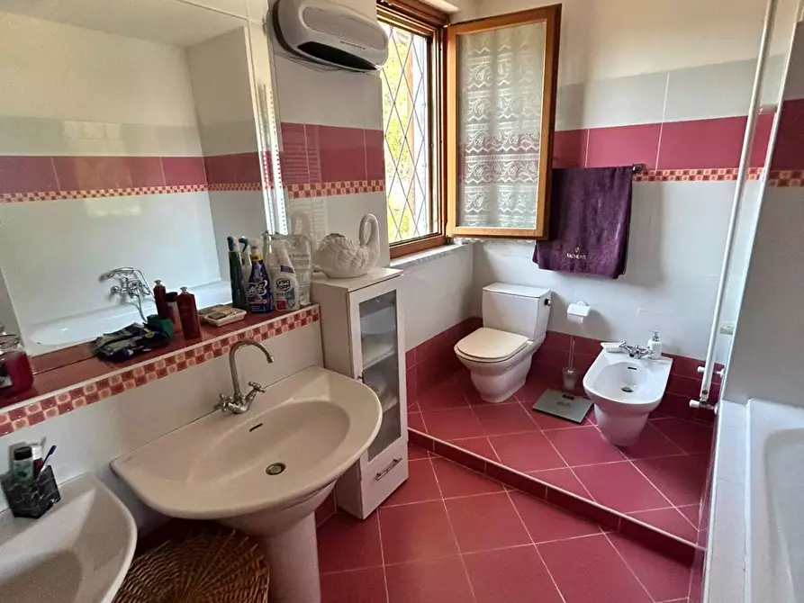 Immagine 20 di Casa bifamiliare in vendita  a Carrara