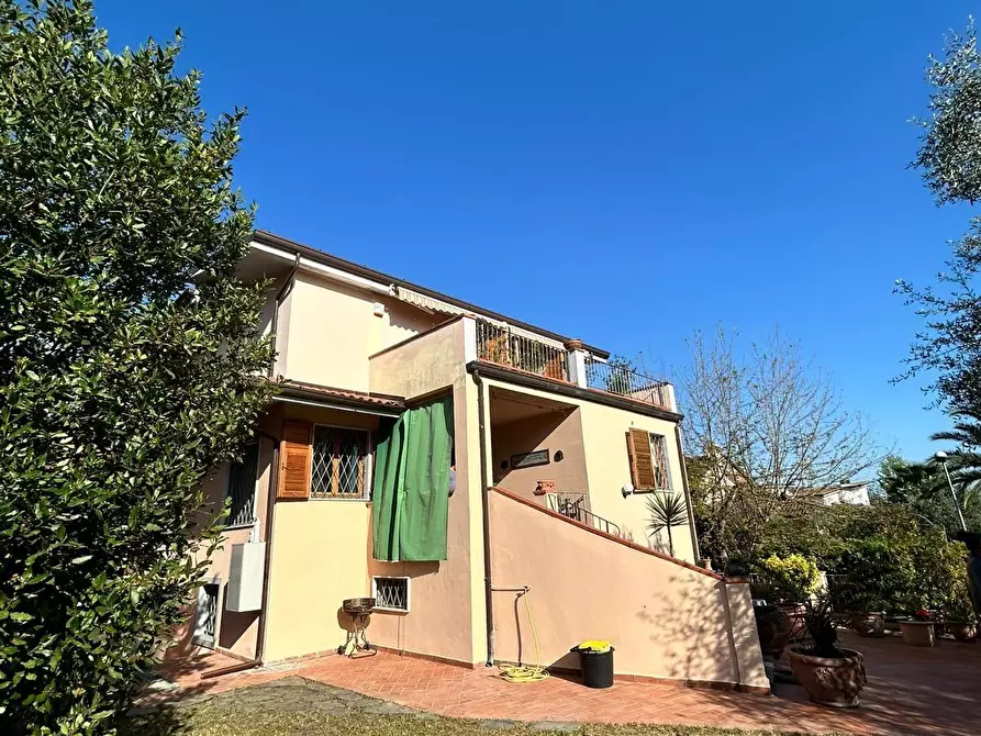 Immagine 41 di Casa bifamiliare in vendita  a Carrara