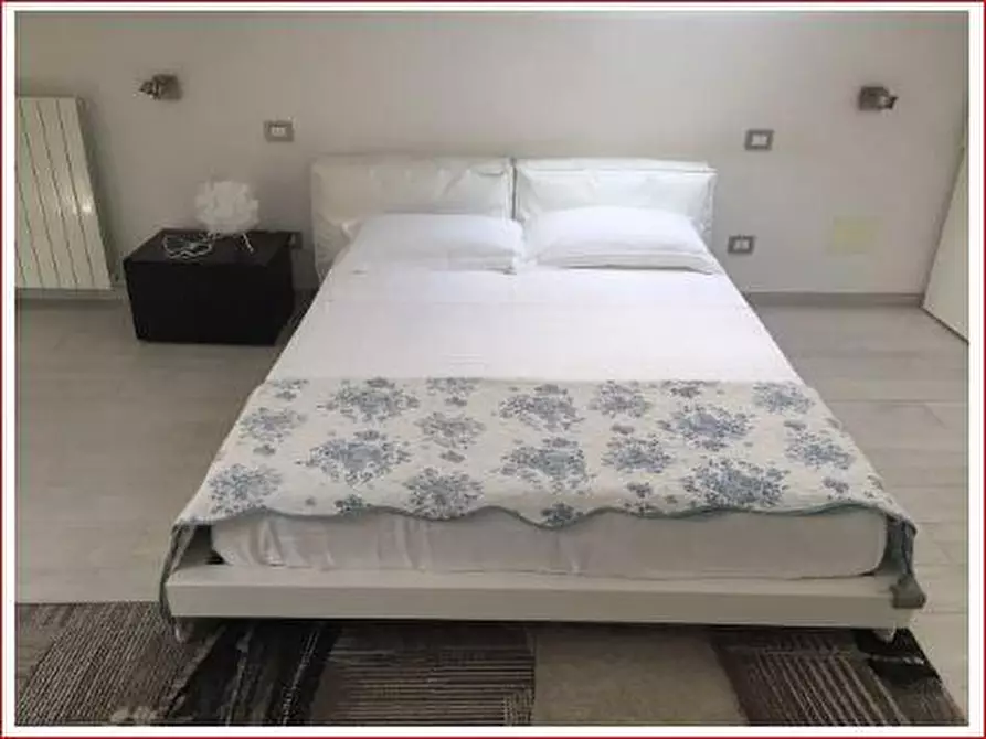 Immagine 22 di Casa bifamiliare in affitto  a Pietrasanta