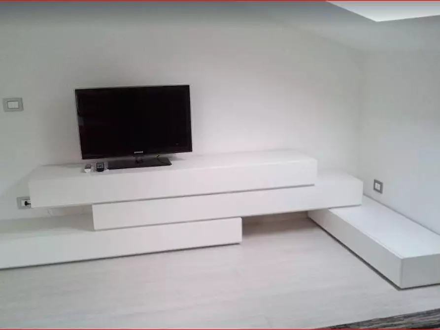 Immagine 31 di Casa bifamiliare in affitto  a Pietrasanta