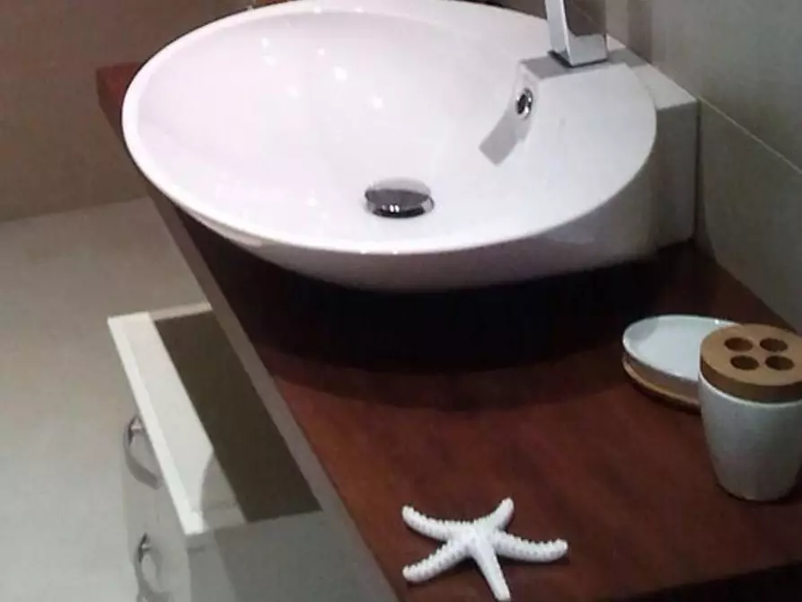 Immagine 28 di Casa bifamiliare in affitto  a Pietrasanta