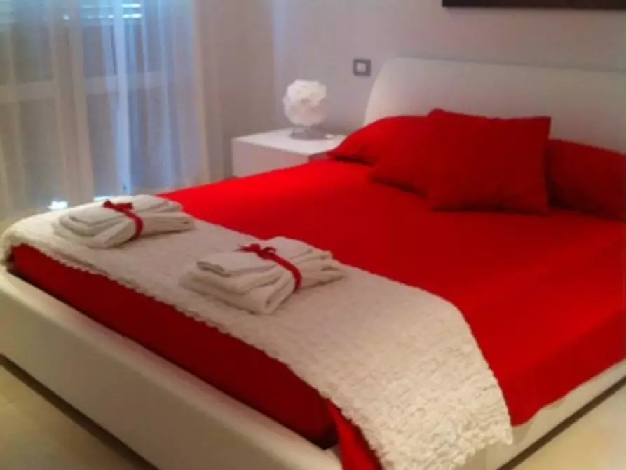 Immagine 21 di Casa bifamiliare in affitto  a Pietrasanta