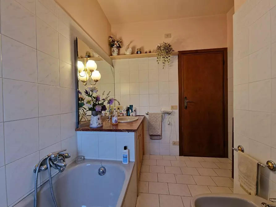 Immagine 30 di Casa semindipendente in vendita  a Cascina