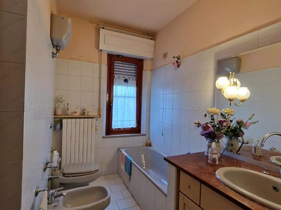 Immagine 29 di Casa semindipendente in vendita  a Cascina