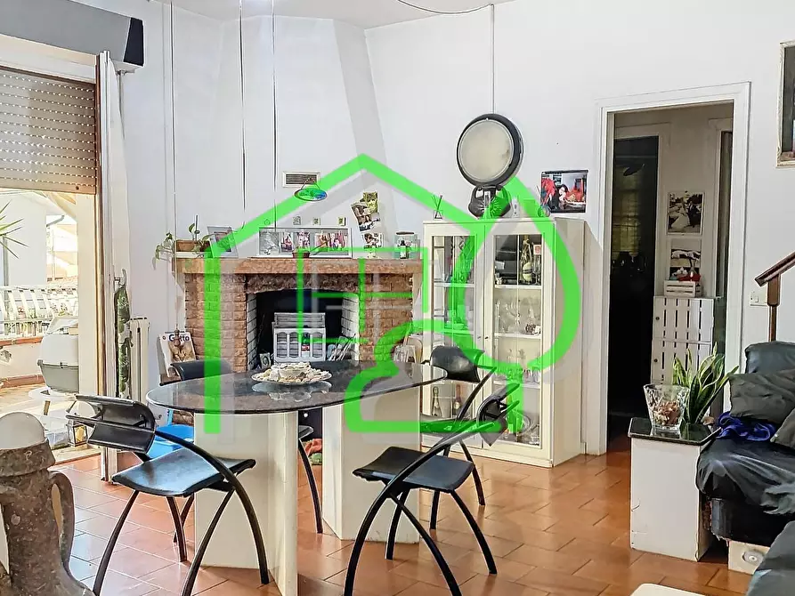 Immagine 10 di Appartamento in vendita  a Viareggio