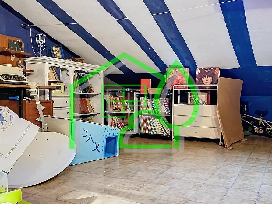 Immagine 21 di Appartamento in vendita  a Viareggio