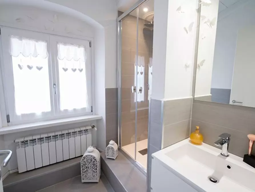 Immagine 12 di Appartamento in vendita  a Massa