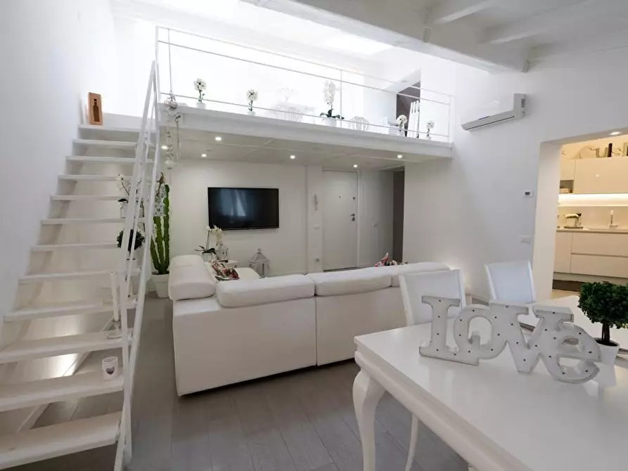 Immagine 4 di Appartamento in vendita  a Massa