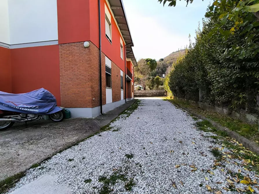Immagine 32 di Appartamento in vendita  a Carrara