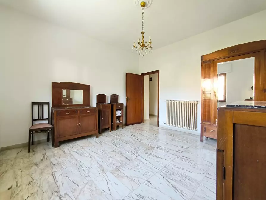 Immagine 22 di Appartamento in vendita  a Carrara