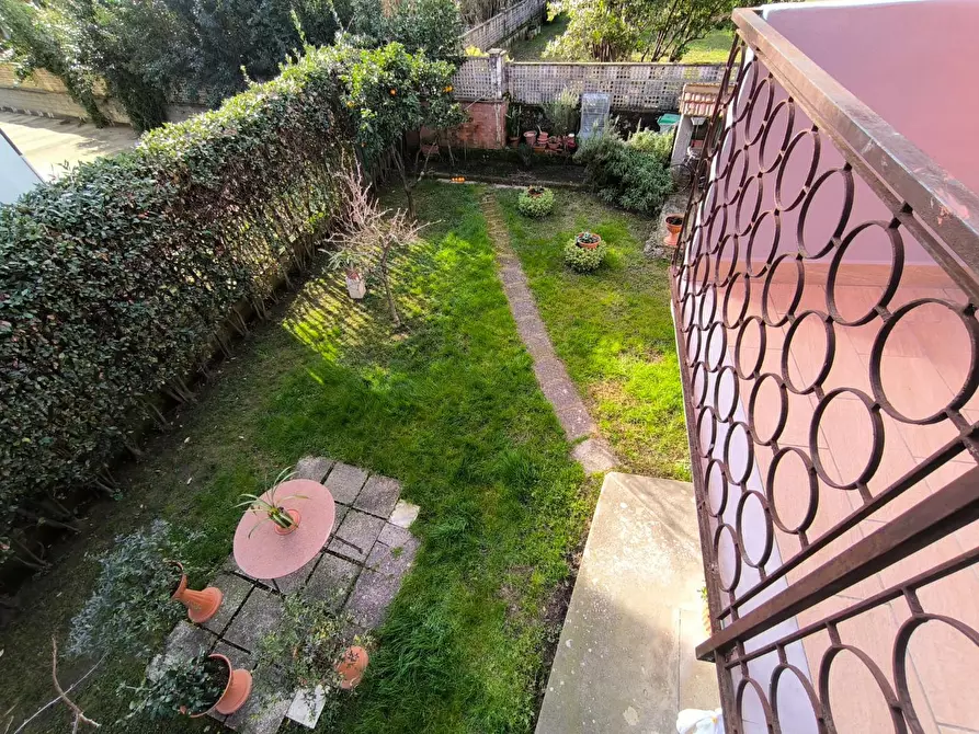 Immagine 30 di Appartamento in vendita  a Carrara