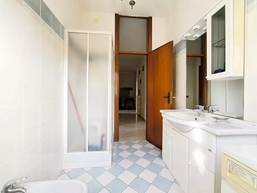 Immagine 18 di Appartamento in vendita  a Carrara