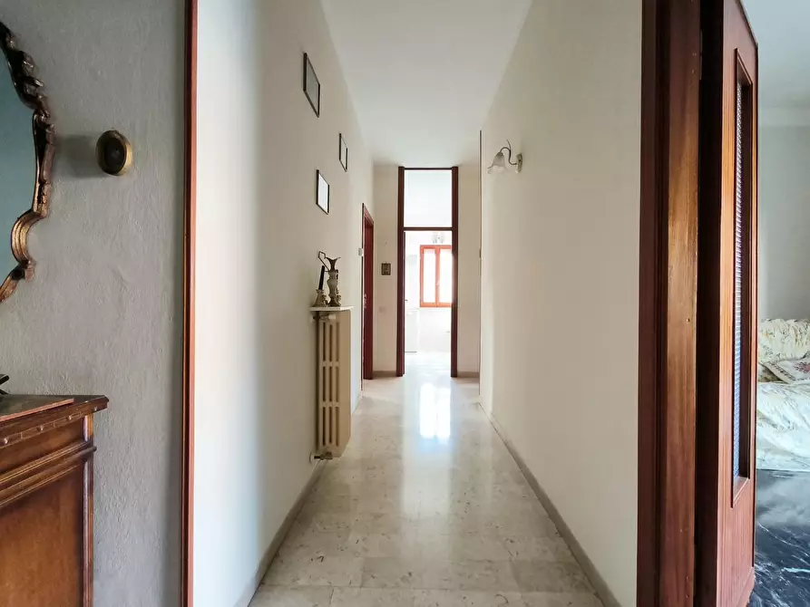 Immagine 14 di Appartamento in vendita  a Carrara