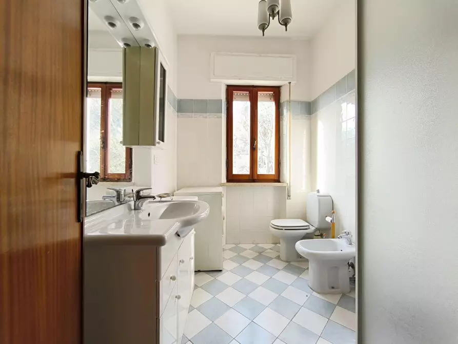 Immagine 17 di Appartamento in vendita  a Carrara