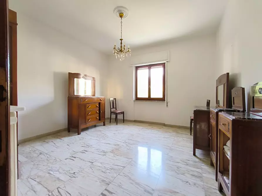 Immagine 19 di Appartamento in vendita  a Carrara