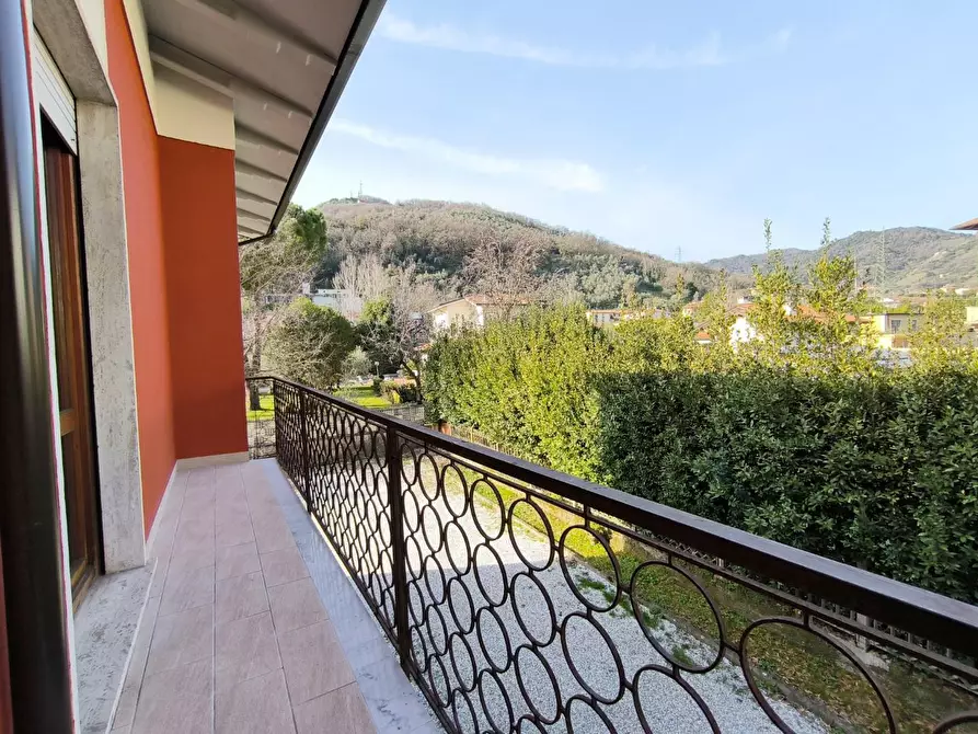 Immagine 6 di Appartamento in vendita  a Carrara