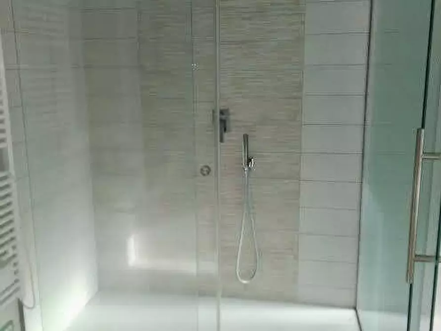 Immagine 4 di Villa in vendita  a Pisa