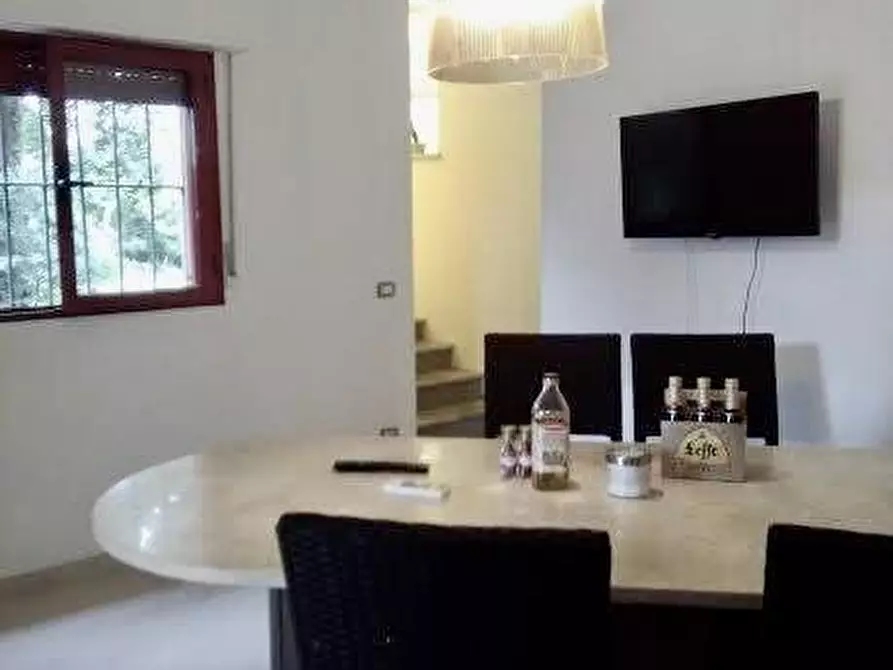 Immagine 2 di Villa in vendita  a Pisa